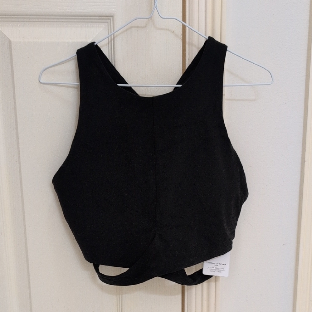 Athleta Conscious Cut Out Crop D-DD, Size L